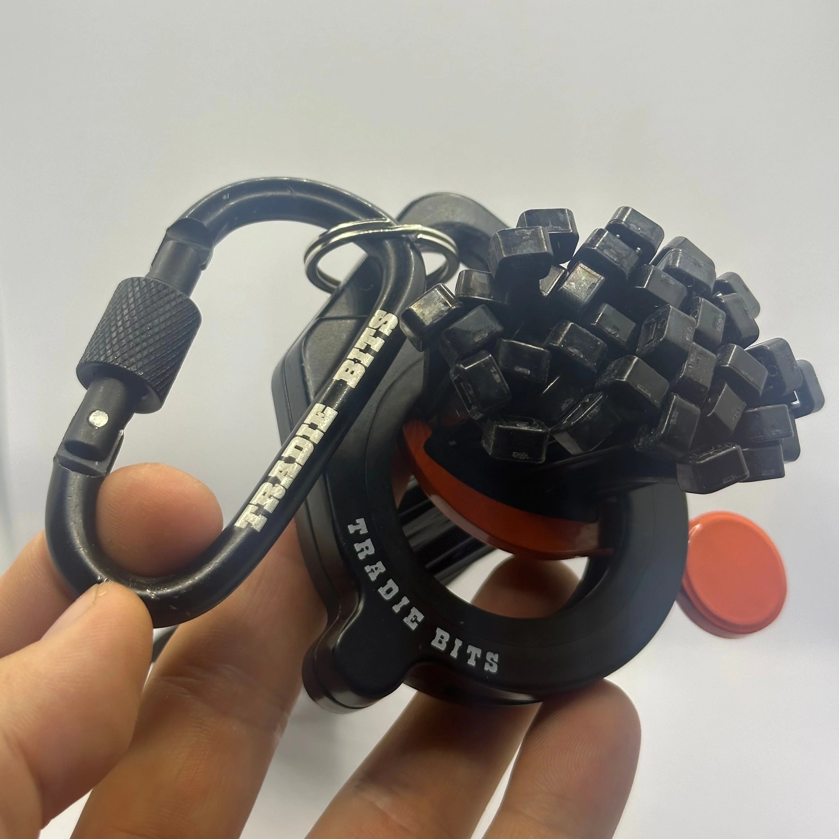 TieBoss Pro – Aluminium Kabelstrips-holder med Auto-Lås