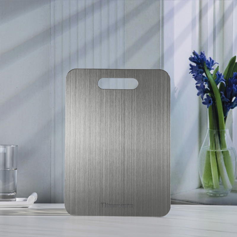 #TitanWare™ skjærebrett i 100% ren titan